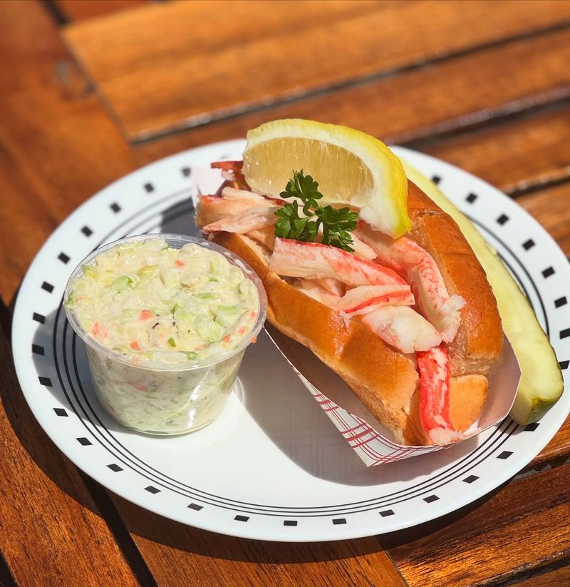 Seafood Sam's, Sandwich