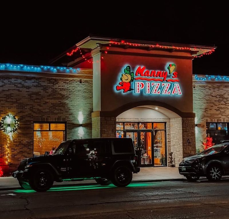 Manny's Pizza in Savanna