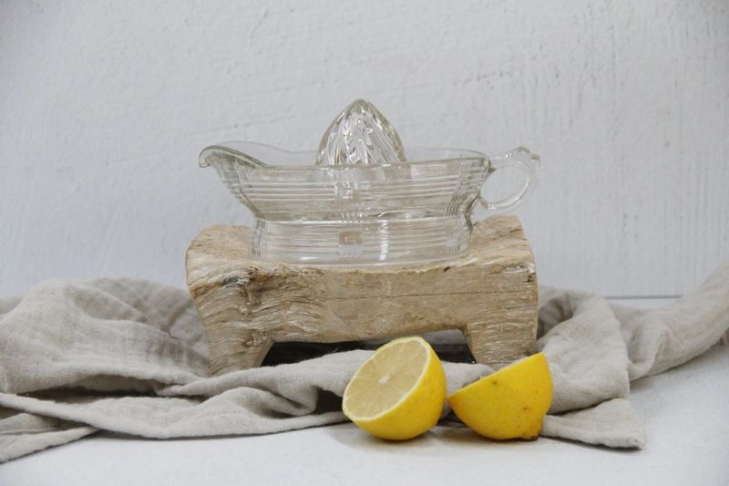 Glass Citrus Reamer: The Juice Extractor
