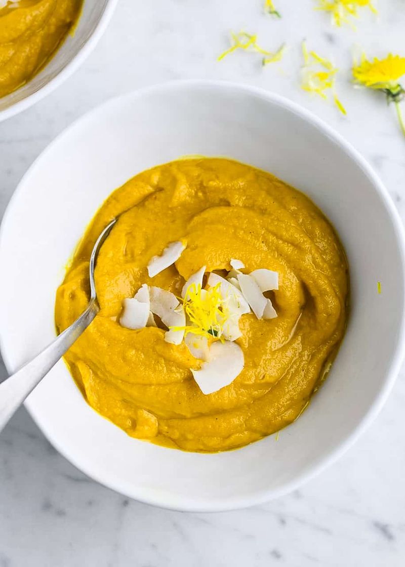 Ginger Carrot Smoothie Bowl
