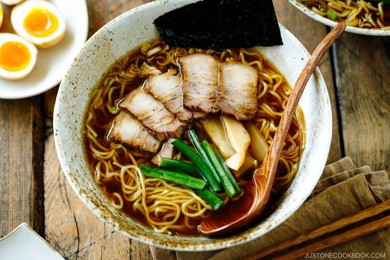 Shoyu Ramen (醤油ラーメン)