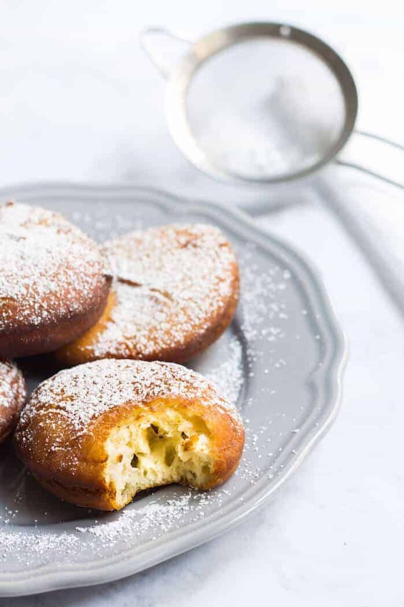 Beignet: Pillowy Powdered Perfection