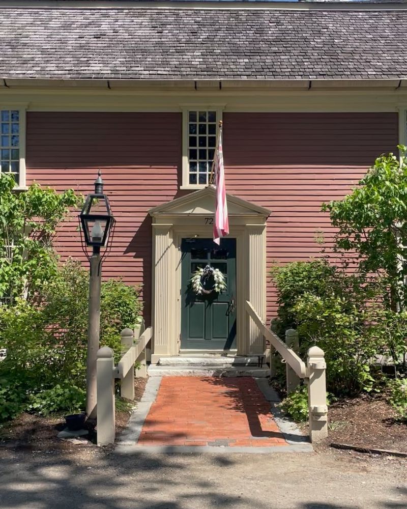 Longfellow's Wayside Inn (Sudbury)