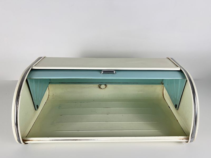 Bread Box: The Loaf Preserver