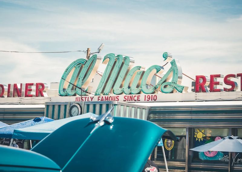 Al Mac's Diner (Fall River)