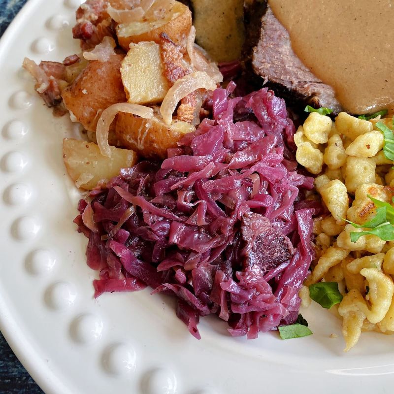 Rotkohl: Sweet and Sour Red Cabbage