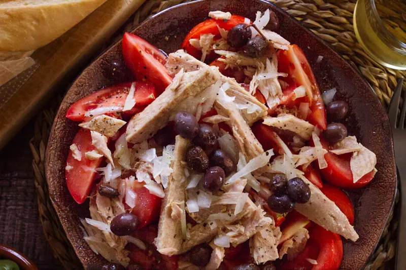 Refreshing Tuna Tomato Salad