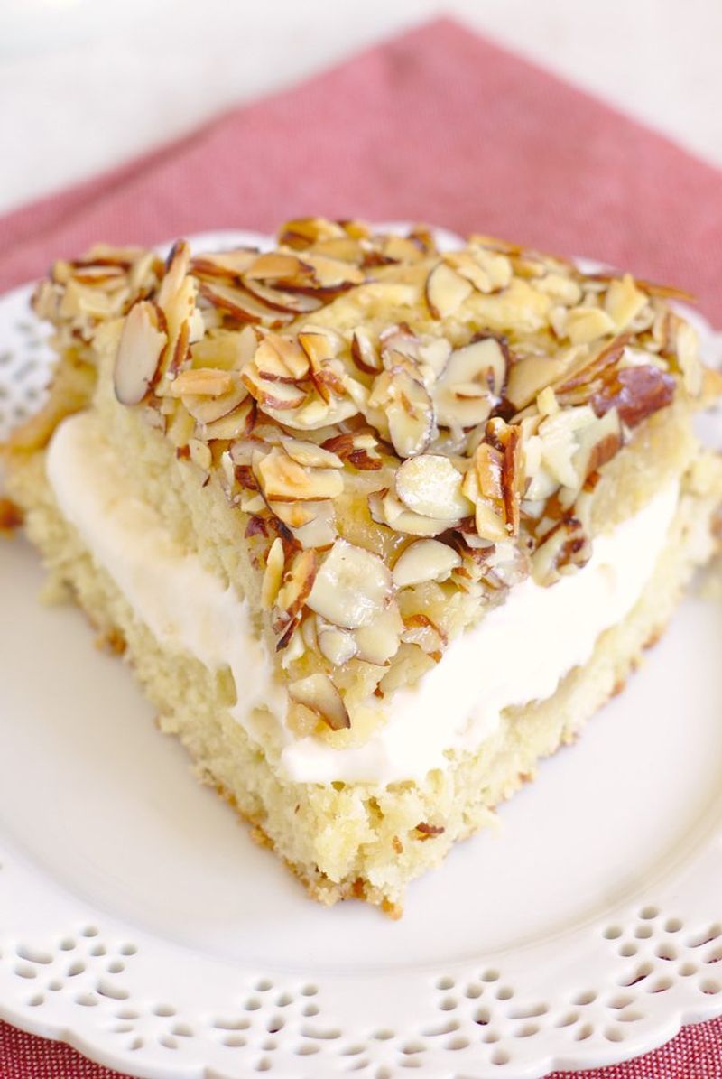 Bienenstich: Bee Sting Cake's Sweet Revenge
