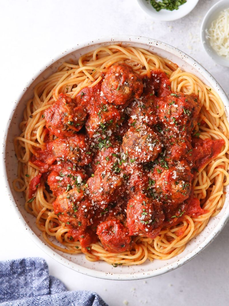 Spaghetti with Red Sauce and Meatballs