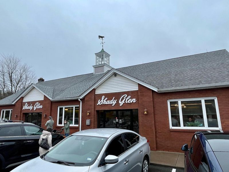 Shady Glen Restaurant and Ice Cream Parlor (Manchester)