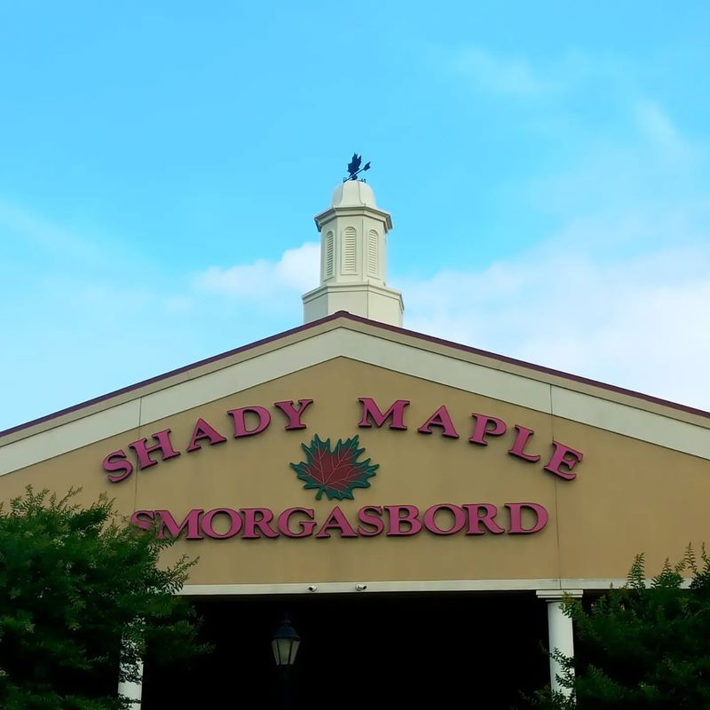 Shady Maple Smorgasbord, East Earl