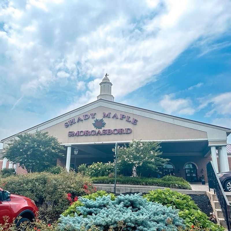 Shady Maple Smorgasbord in East Earl