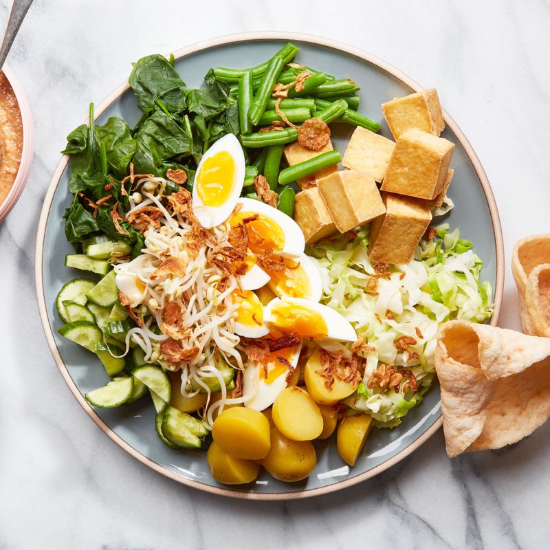 Indonesian Gado Gado: Vibrant Vegetable Salad with Peanut Sauce