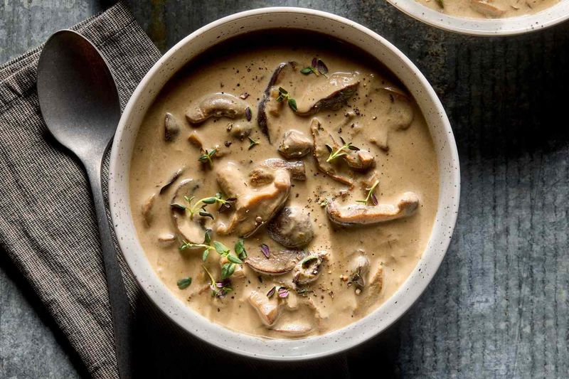 Slow Cooker Mushroom Soup