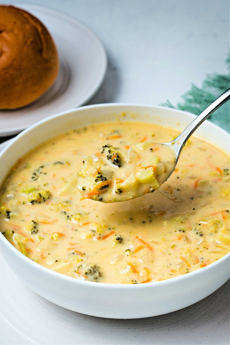 Slow Cooker Broccoli Cheddar Soup