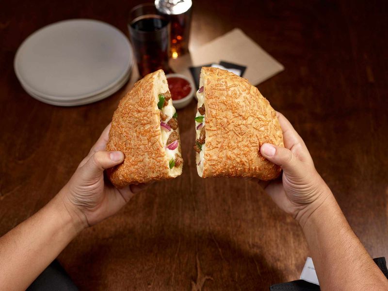 Pizza Hut's P'Zone
