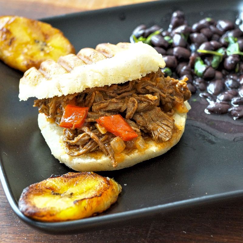 Arepas (Venezuela/Colombia)
