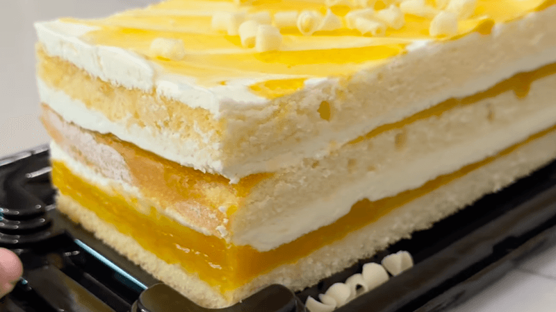 Peaches and Cream Bar Cake
