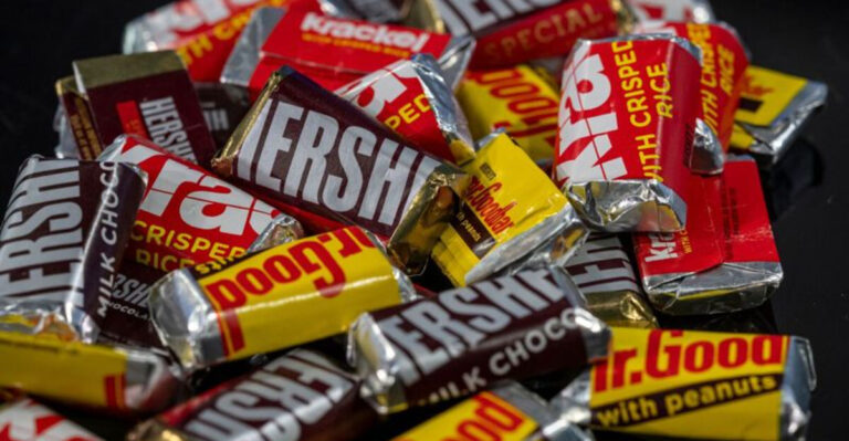 These 7 Major Food Brands Are Removing Artificial Dyes—But One Refuses to Follow Along