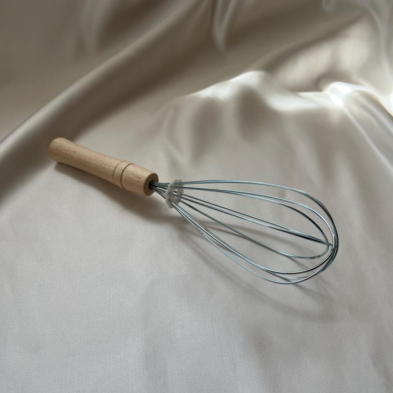 Wire Balloon Whisk: The Manual Aerator