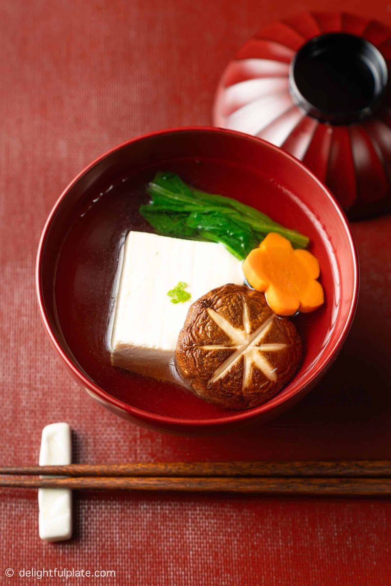 Osumashi (おすまし – Clear Soup)