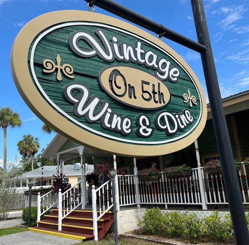 Vintage on 5th — Crystal River