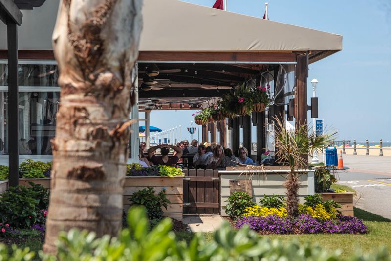 Waterman's Surfside Grille