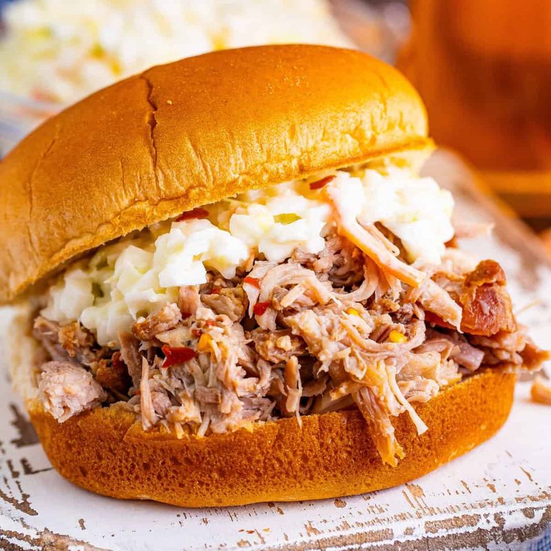 North Carolina – Pulled Pork Sandwich (Eastern-Style)