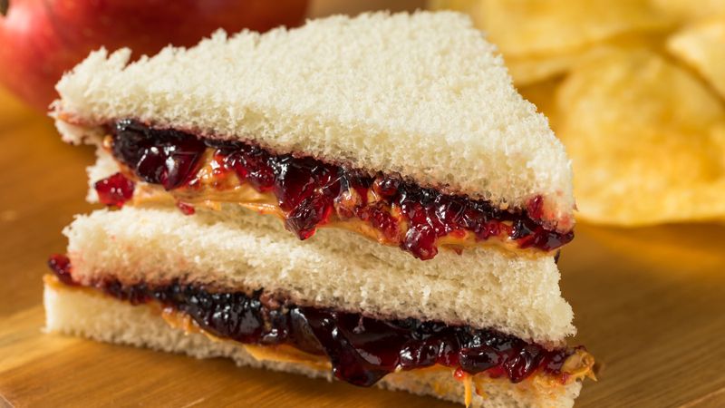 Idaho – Peanut Butter and Huckleberry Jam Sandwich