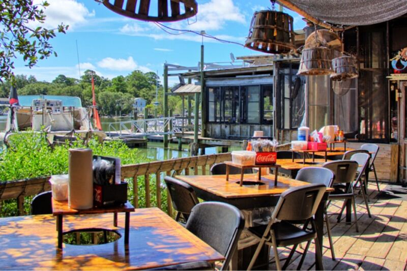 A Food Lover’s Weekend on Georgia’s Coast: 8 Places to Try Local Favorites